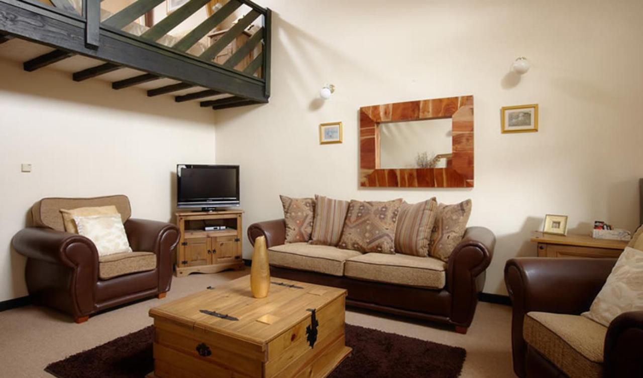 Miltons Country Lodge Lower Langford Exteriör bild
